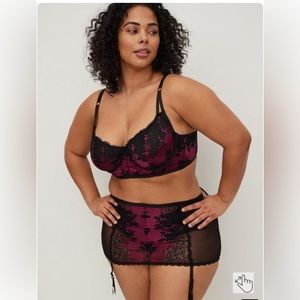 NWT Torrid Two Tone Lace Underwire Bra Size 3